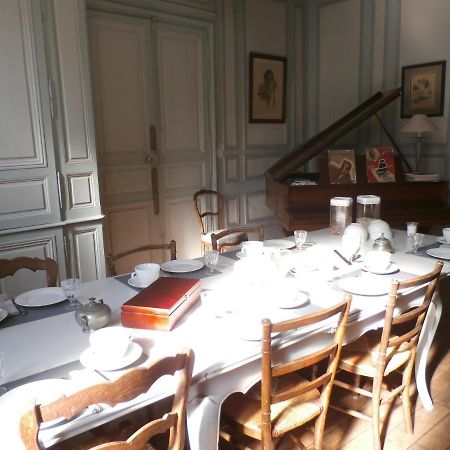 La Maison Xviiie Moulins  Bagian luar foto