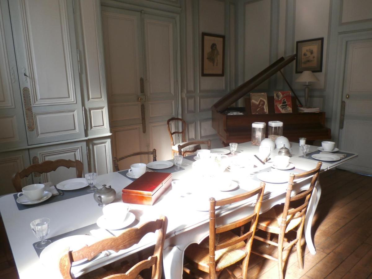 La Maison Xviiie Moulins  Bagian luar foto